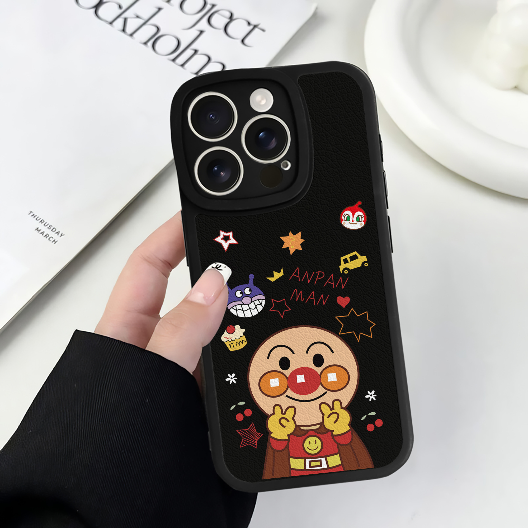 （画像用） アンパンマン Anpanman 【iPhone 16シリーズ対応】シリコンスマホケース（レザー調） 材質：シリコン